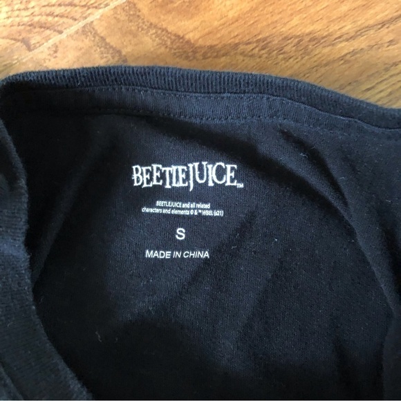 Black Beetlejuice semi-cropped long sleeve graphic tee in size S - Picture 4 of 5